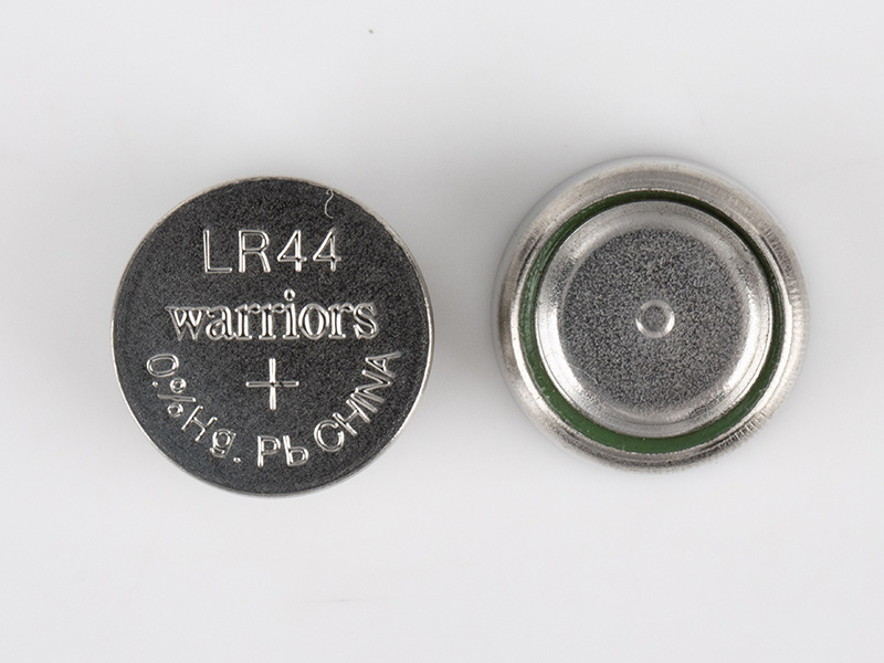LR44 alkaline coin cell batteries